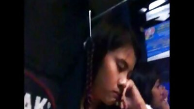 طبطب شقراء ناضجة يرتاح على سكس اجنبي مدبلج الأريكة معا مع التلميذ