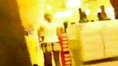 متفائلة شابة سمراء يحصل على رفع من كبار السن الحبيب سكس اجنبي مترجم اخوات