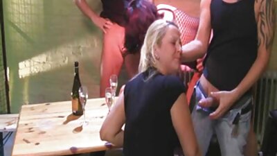 شقراء الطفل يحصل مشدود من الصعب في حين عارية من سكس سكس اجنبي مترجم قبل صديقها الشاب